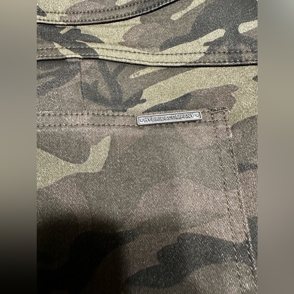 NWOT Hybrid & Company Camo Jeans - Picture 3 of 4